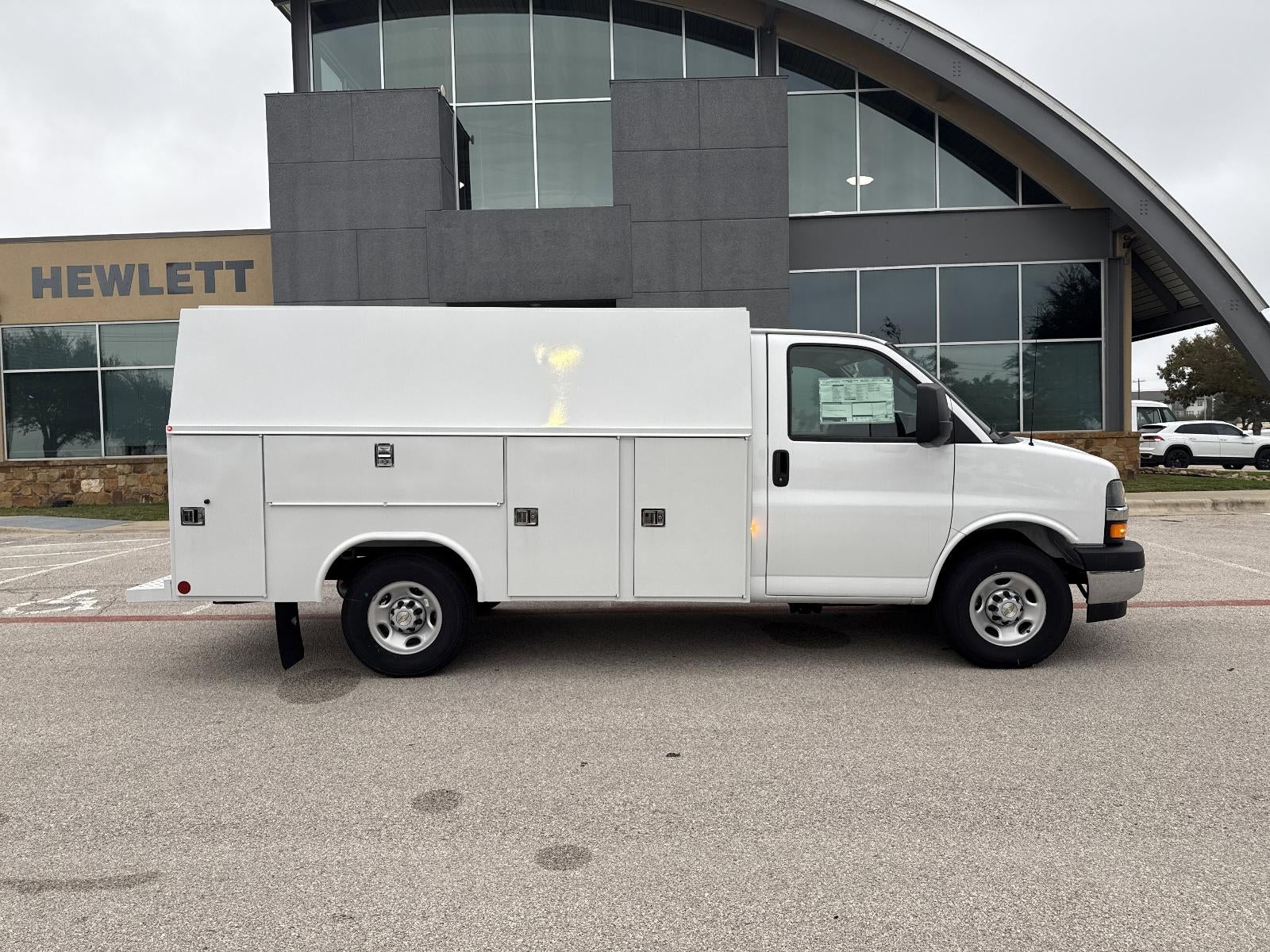 2025 Chevrolet Express Cutaway 3500 1WT
