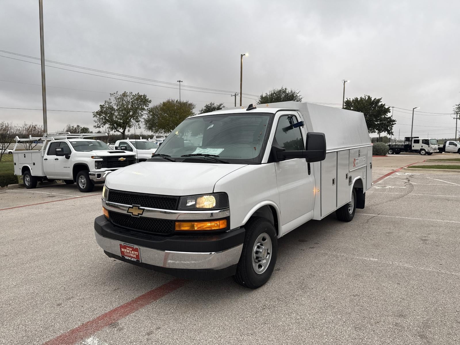 2025 Chevrolet Express Cutaway 3500 1WT