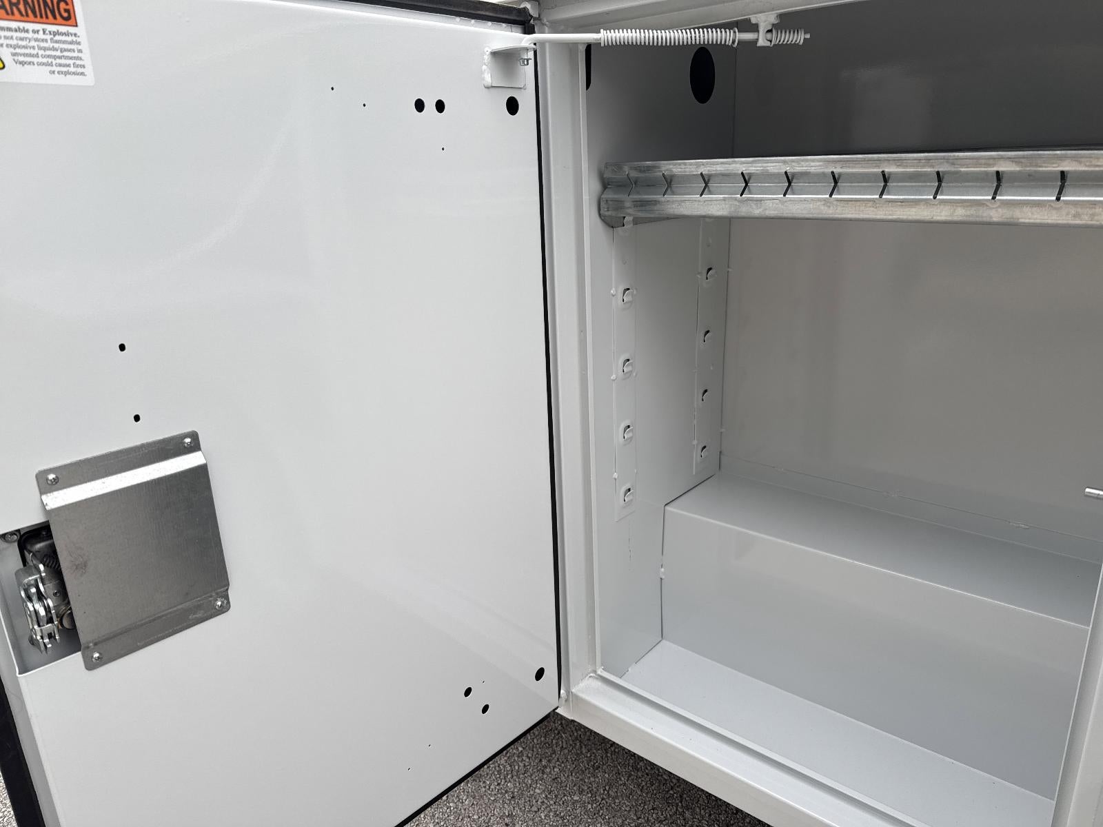 2025 Chevrolet Express Cutaway 3500 1WT