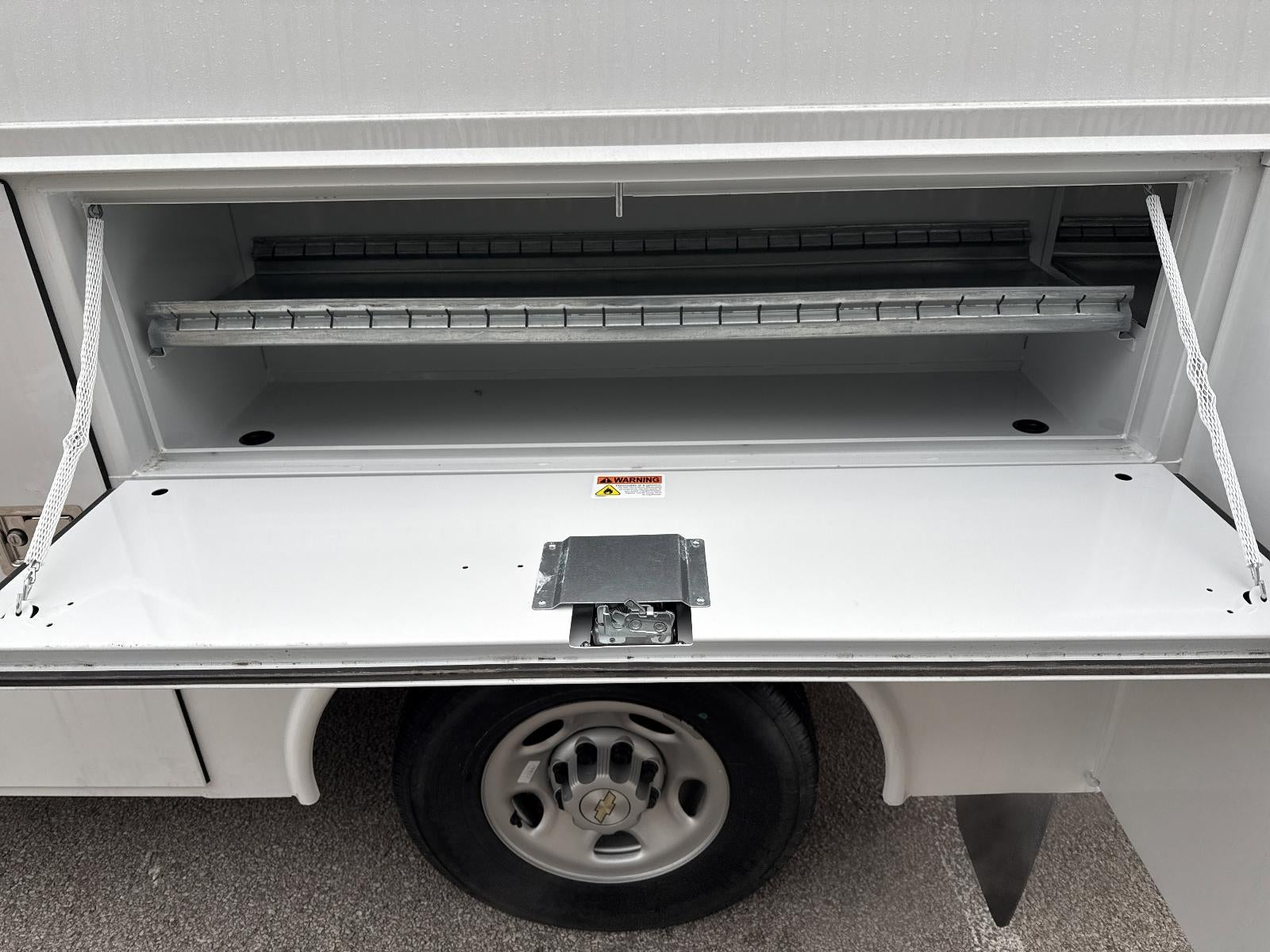 2025 Chevrolet Express Cutaway 3500 1WT