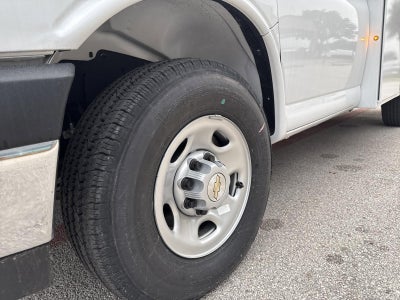 2025 Chevrolet Express Cutaway 3500 1WT