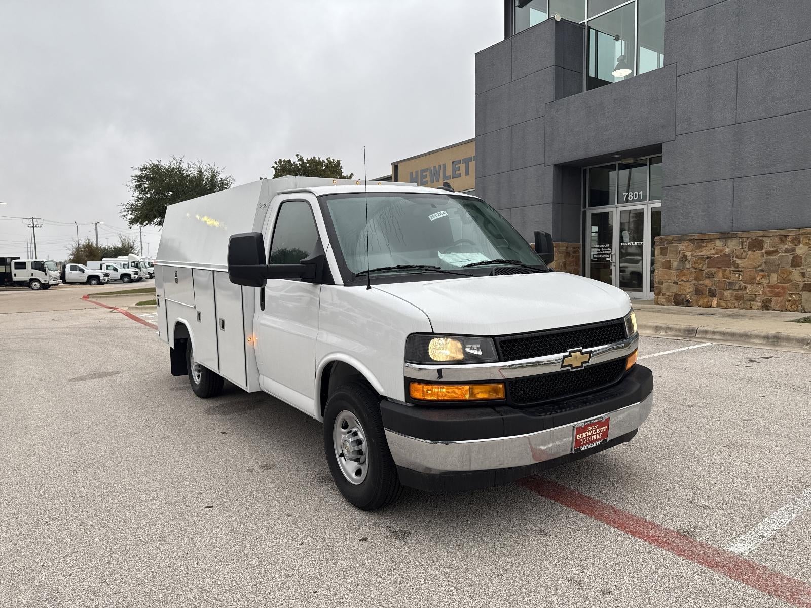 2025 Chevrolet Express Cutaway 3500 1WT