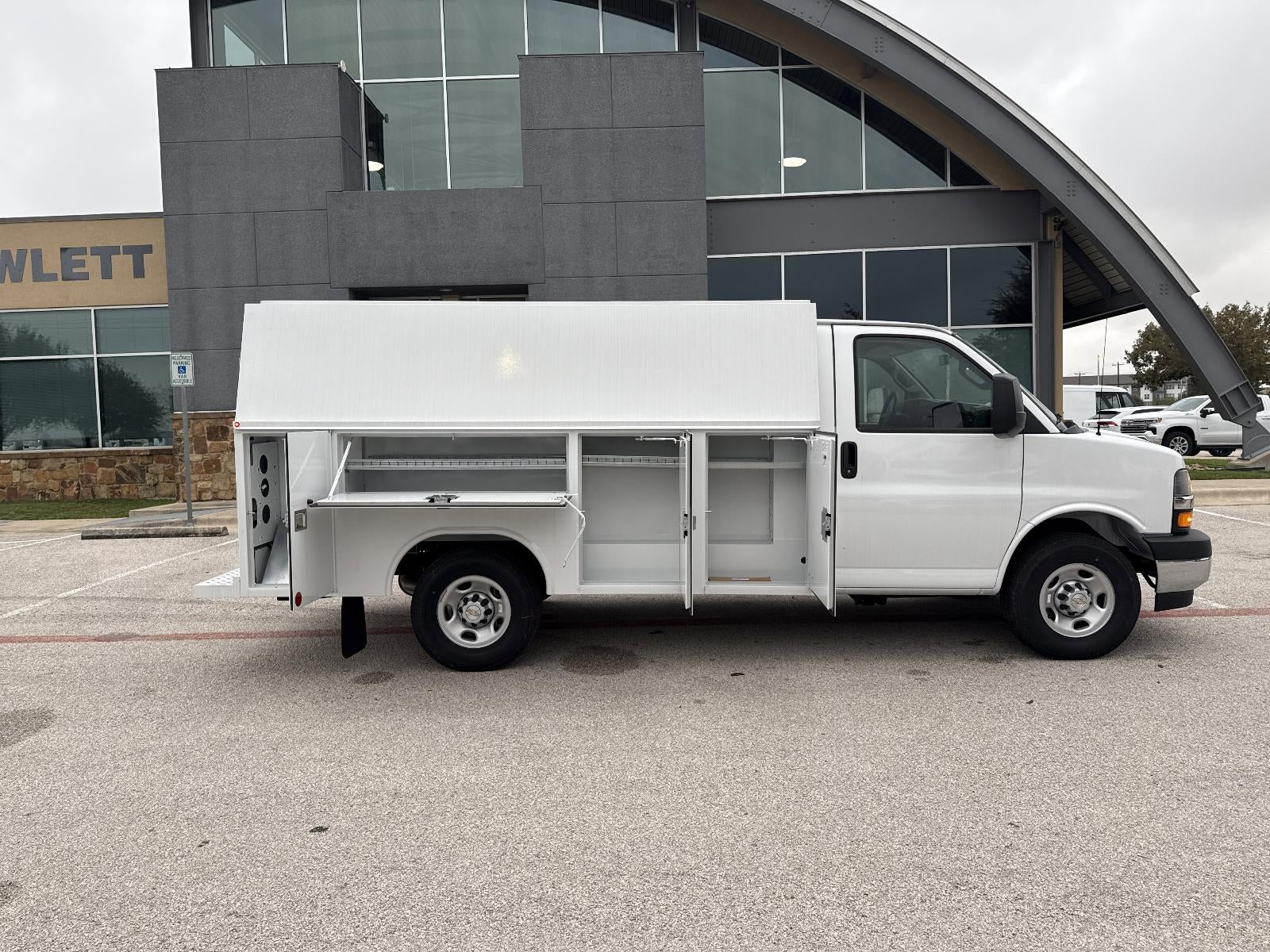 2025 Chevrolet Express Cutaway 3500 1WT