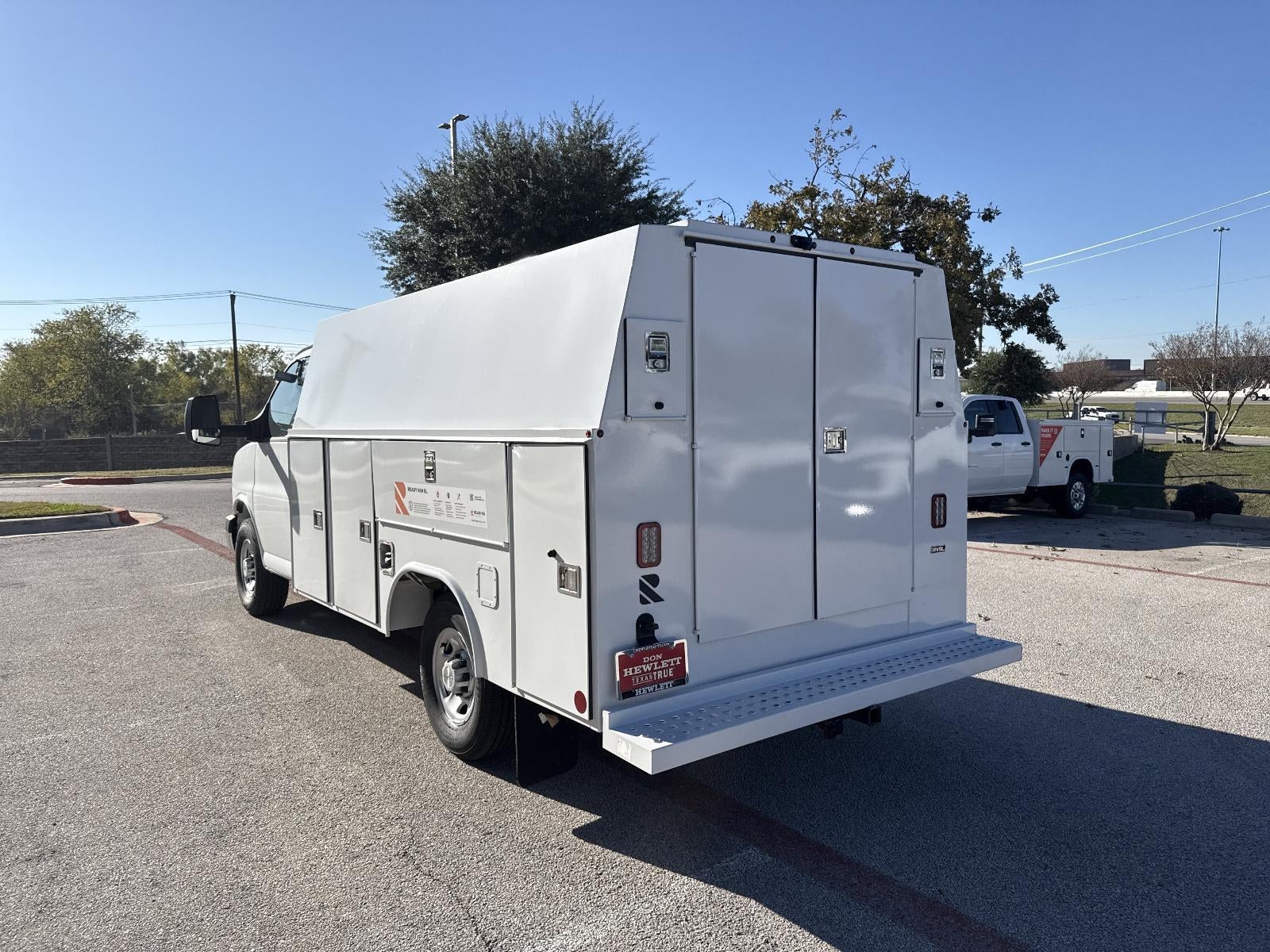 2025 Chevrolet Express Cutaway 3500 1WT