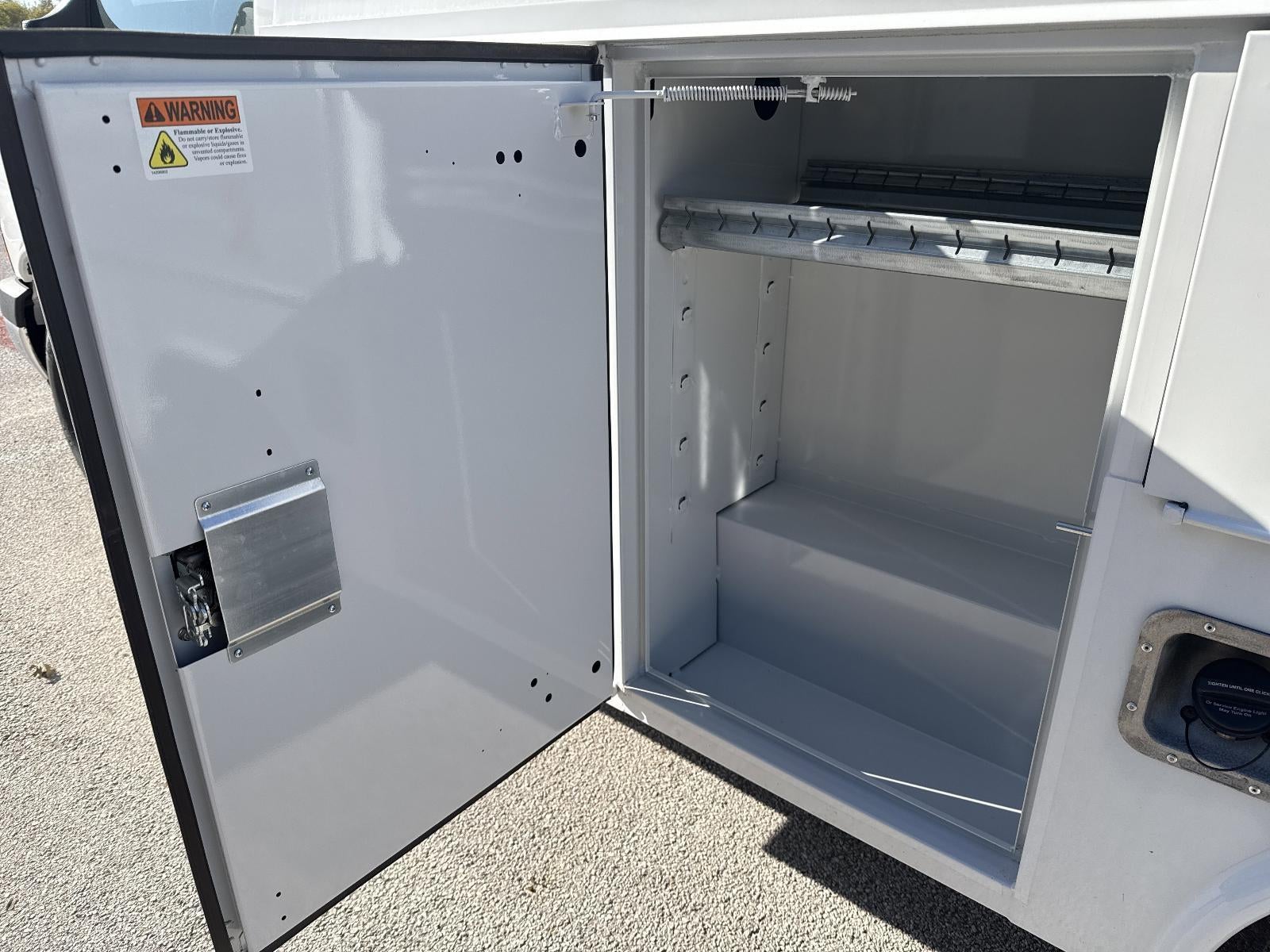 2025 Chevrolet Express Cutaway 3500 1WT