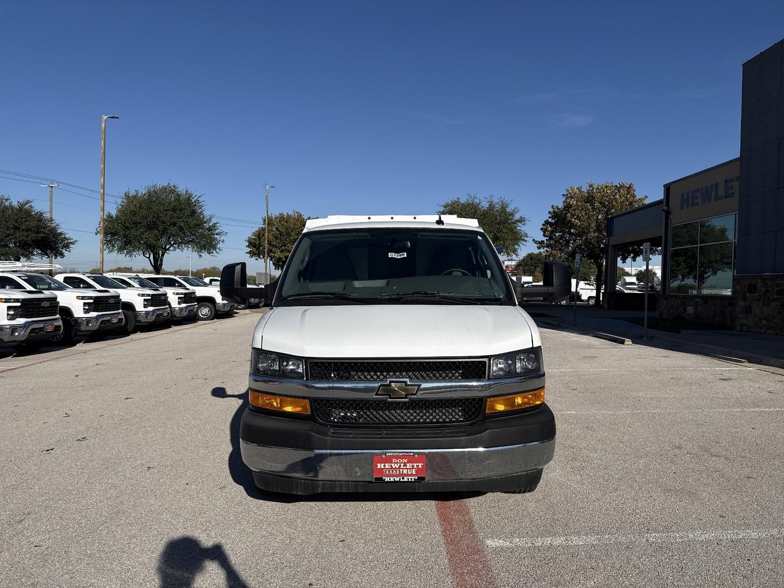 2025 Chevrolet Express Cutaway 3500 1WT