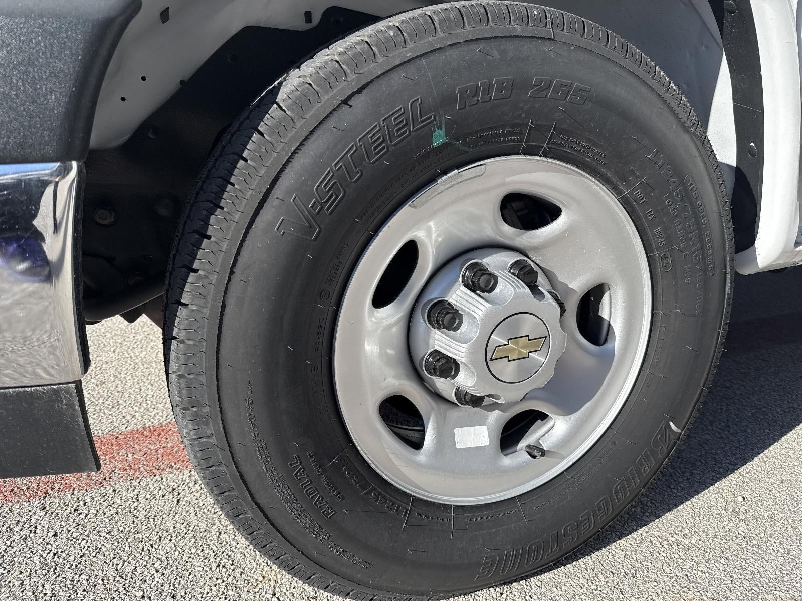 2025 Chevrolet Express Cutaway 3500 1WT