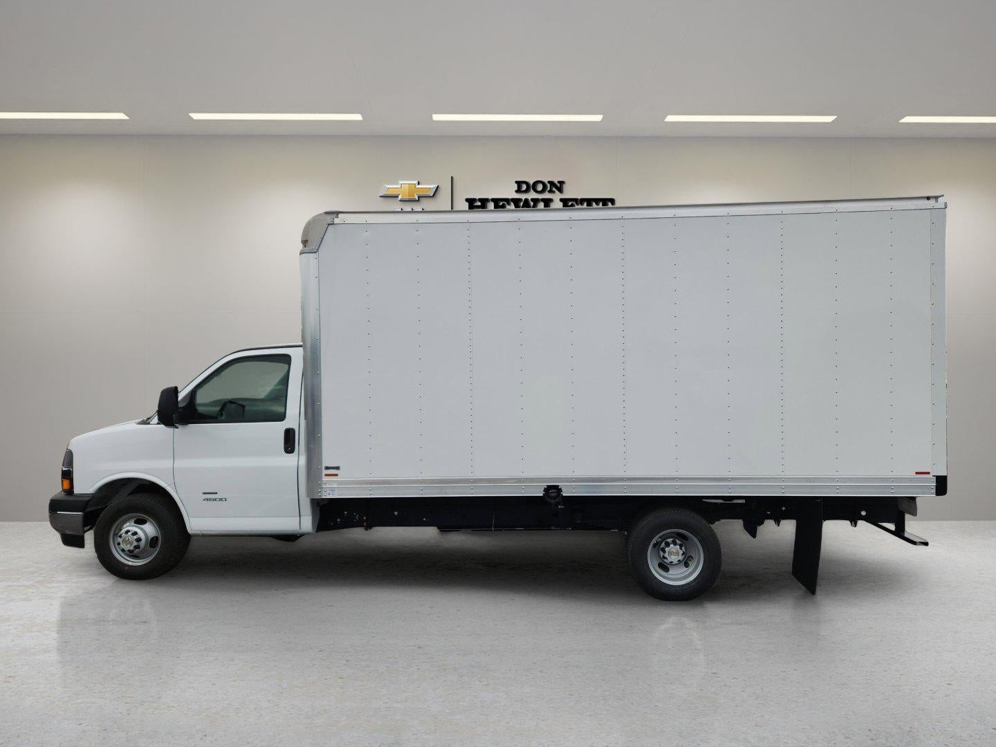 2025 Chevrolet Express Cutaway 4500 2WT
