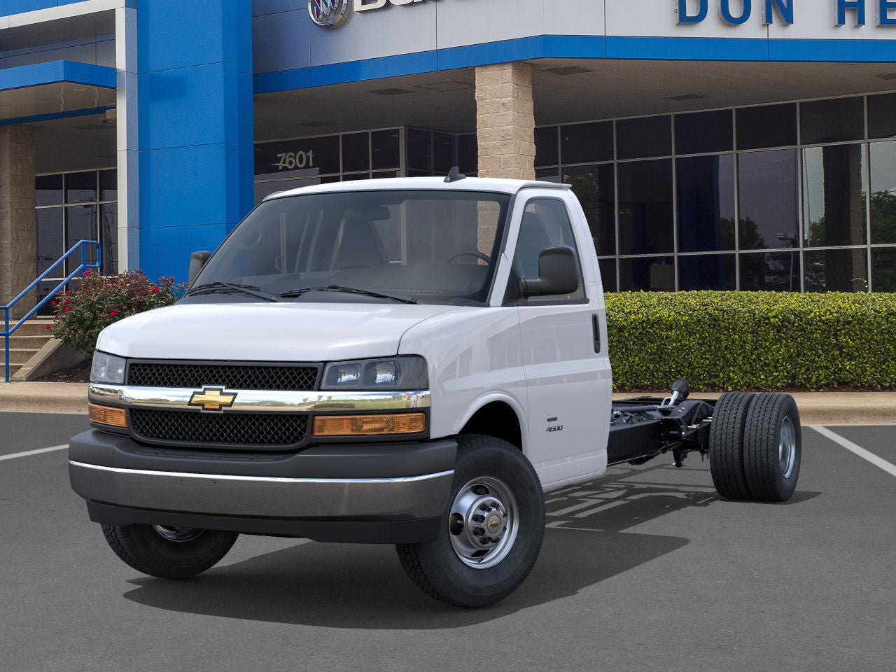 2025 Chevrolet Express Cutaway 4500 2WT