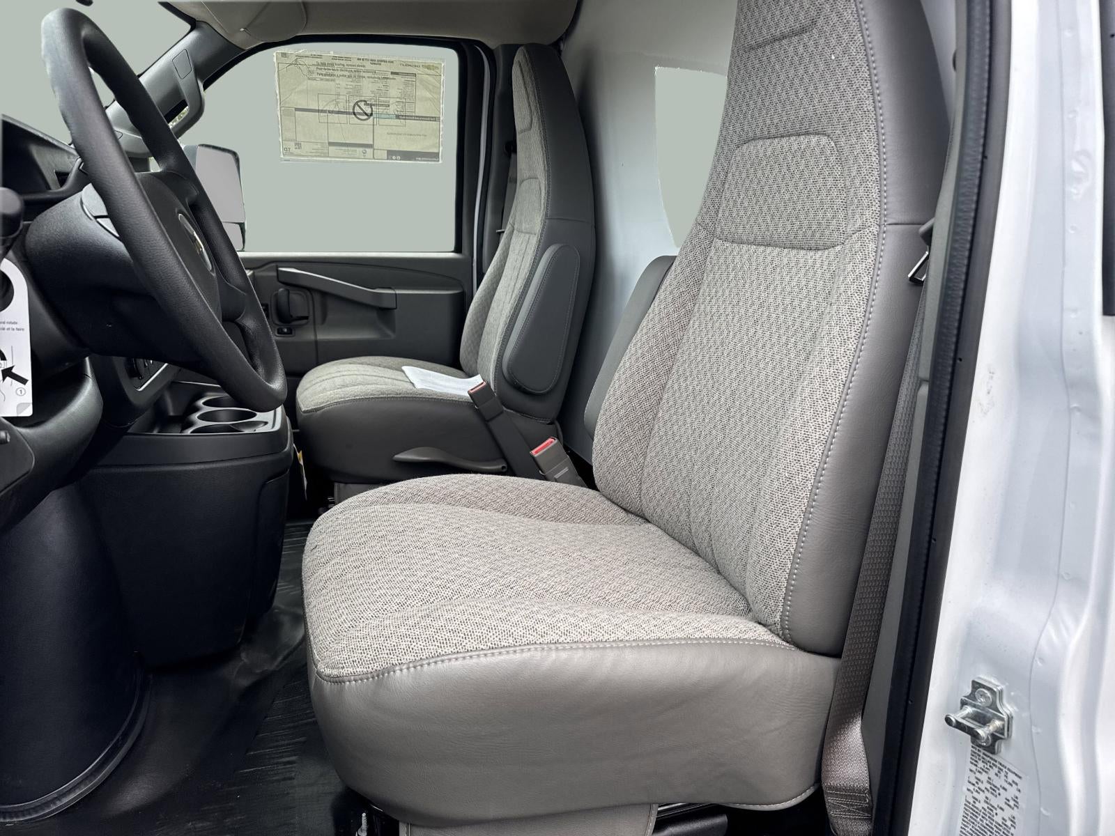 2025 Chevrolet Express Cutaway 4500 2WT