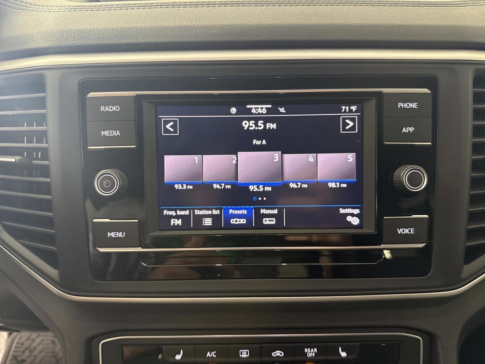 2023 Volkswagen Atlas 2.0T SE