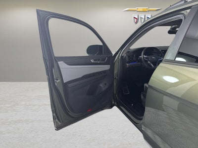 2024 Volkswagen Atlas 2.0T Peak Edition SEL