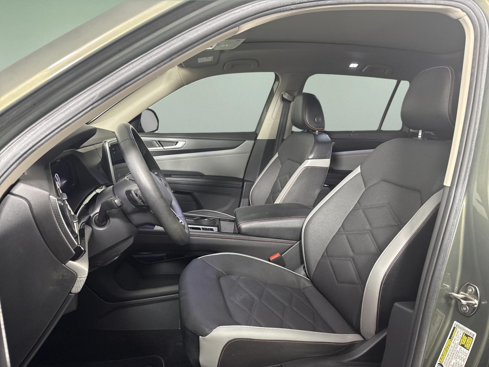 2024 Volkswagen Atlas 2.0T Peak Edition SEL