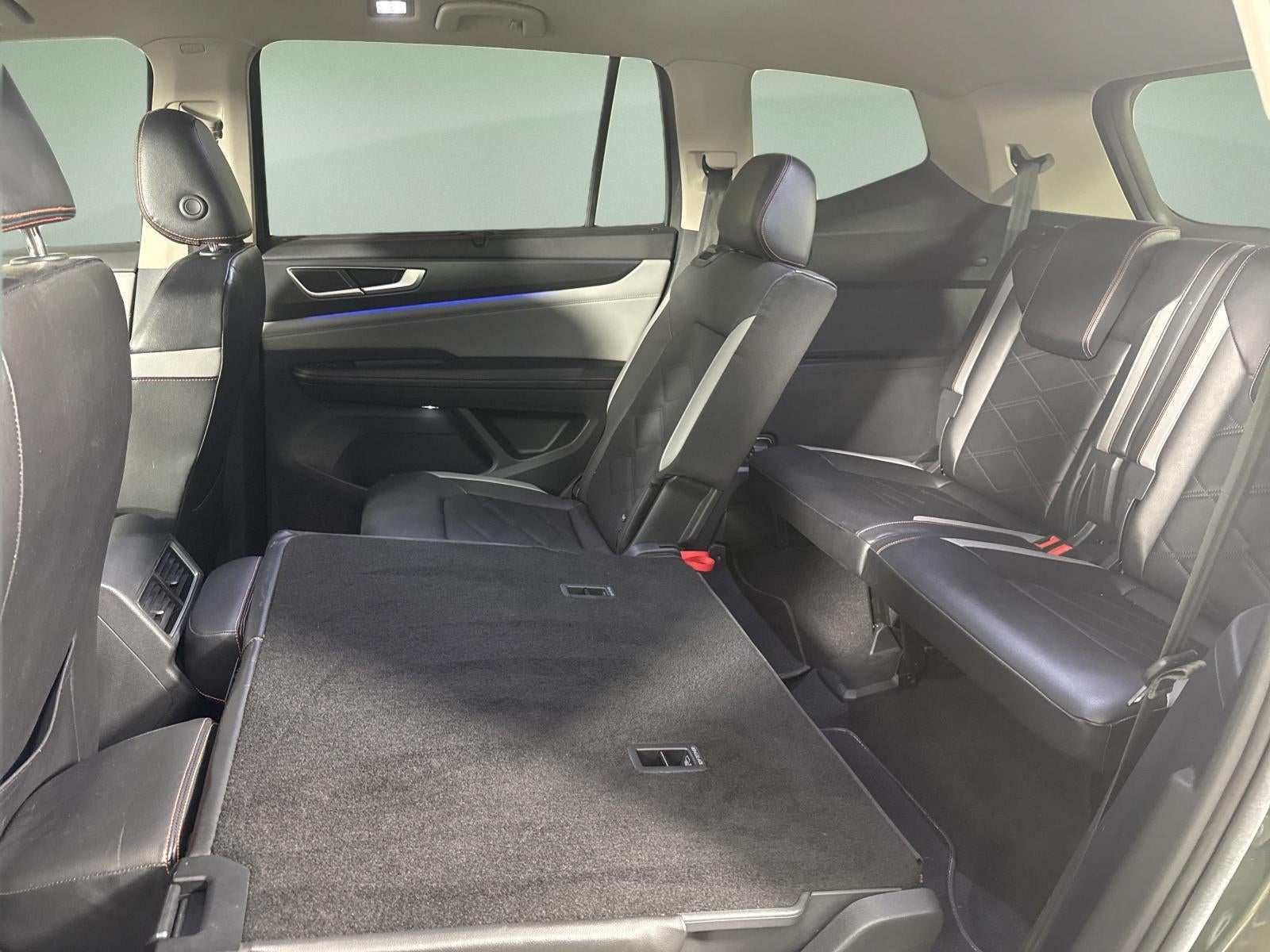 2024 Volkswagen Atlas 2.0T Peak Edition SEL