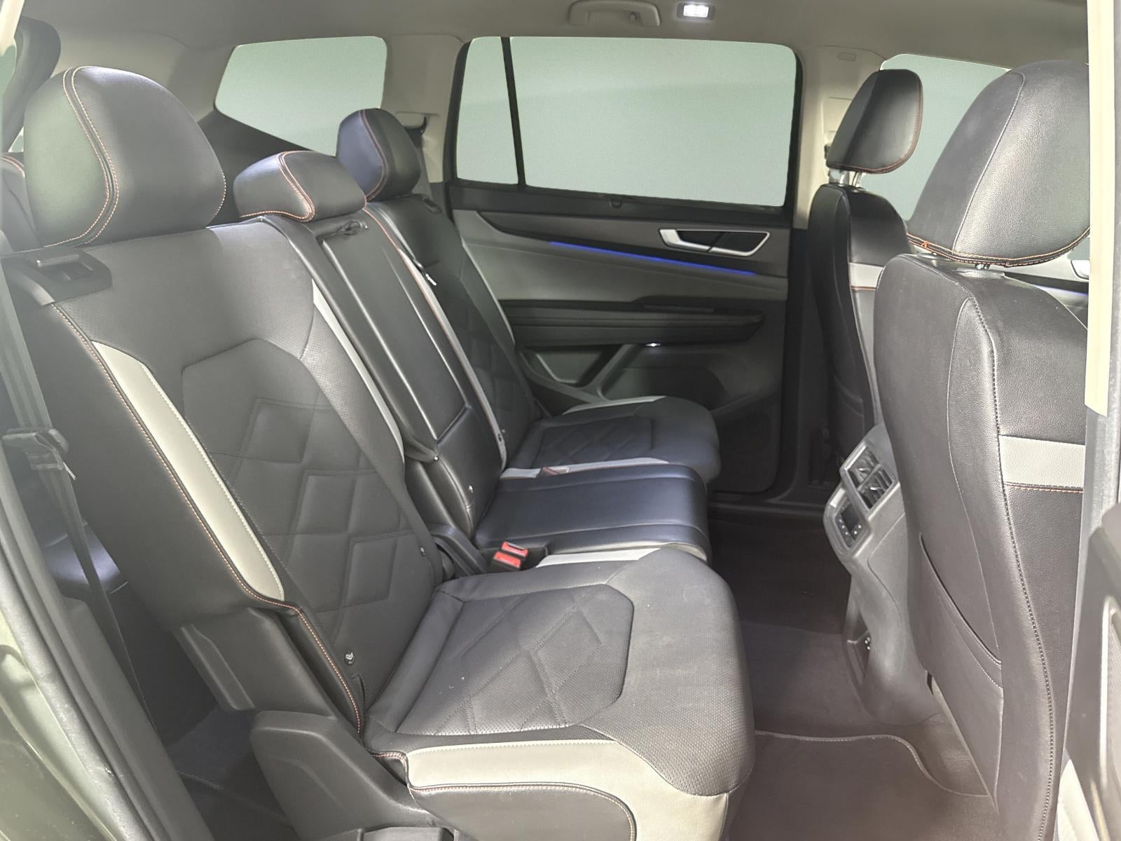 2024 Volkswagen Atlas 2.0T Peak Edition SEL