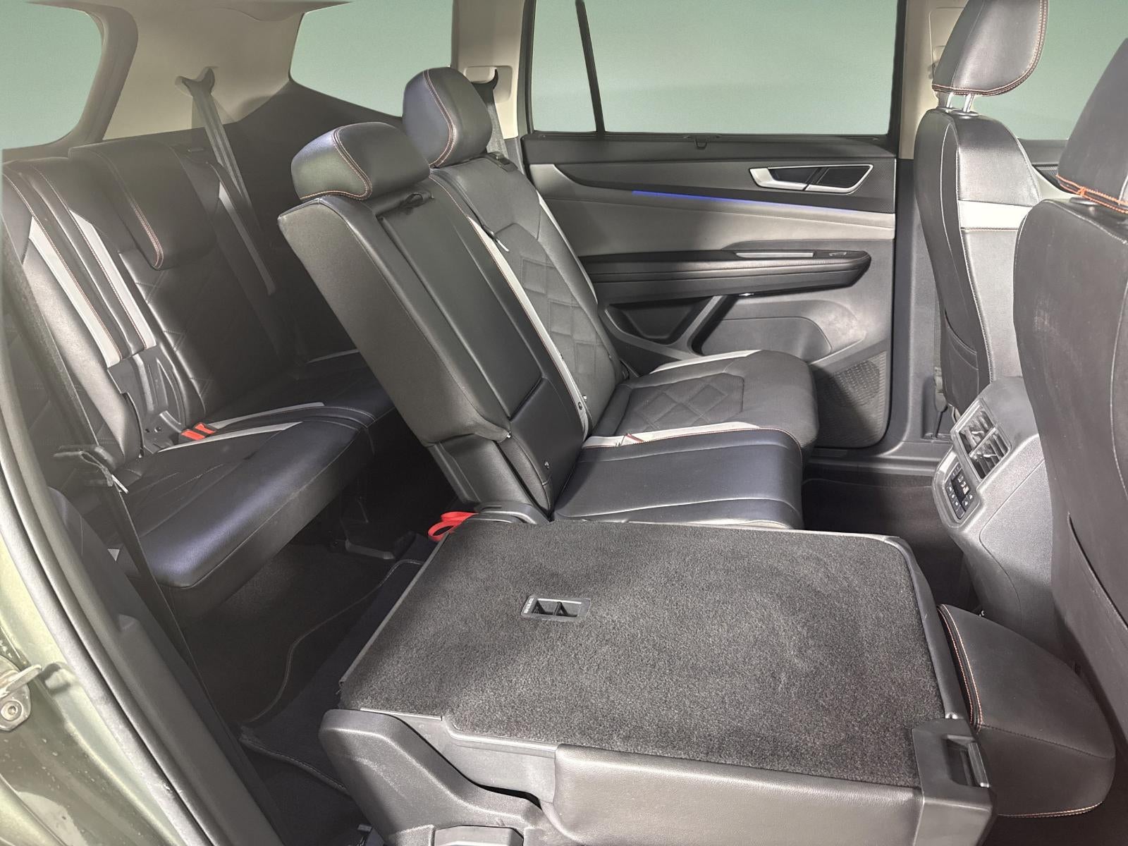 2024 Volkswagen Atlas 2.0T Peak Edition SEL