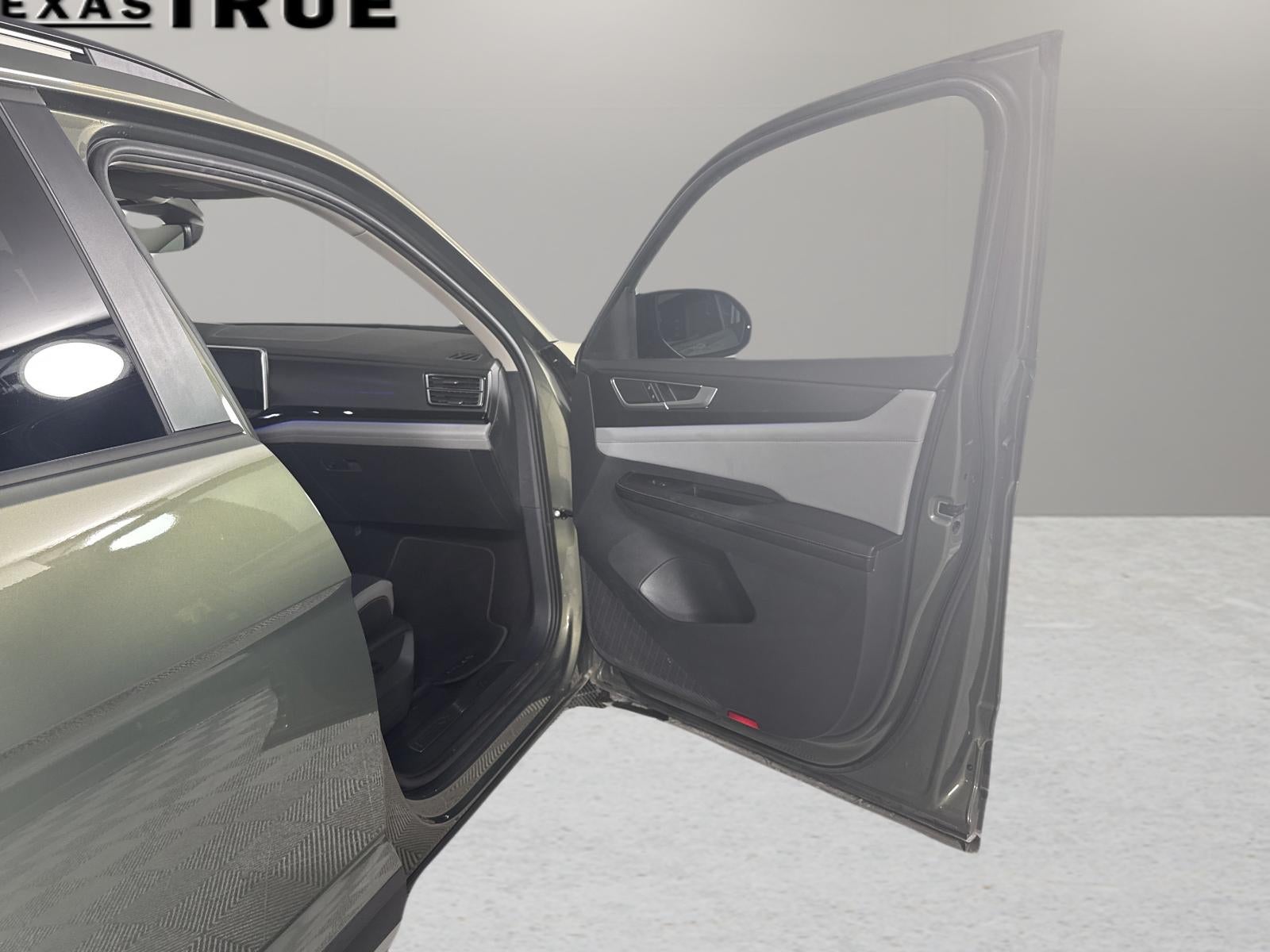 2024 Volkswagen Atlas 2.0T Peak Edition SEL