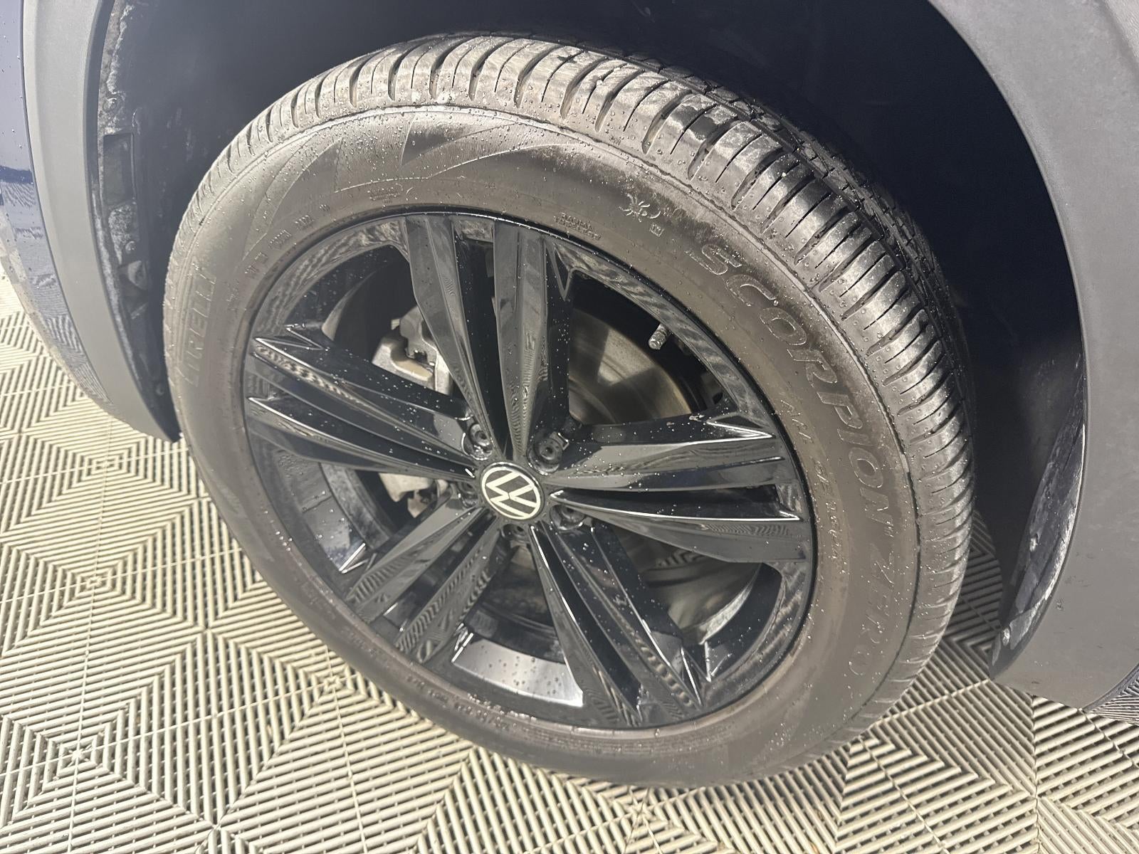 2023 Volkswagen Atlas 3.6L V6 SEL R-Line Black