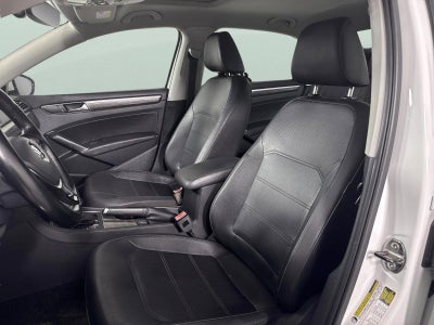 2016 Volkswagen Passat 1.8T SE