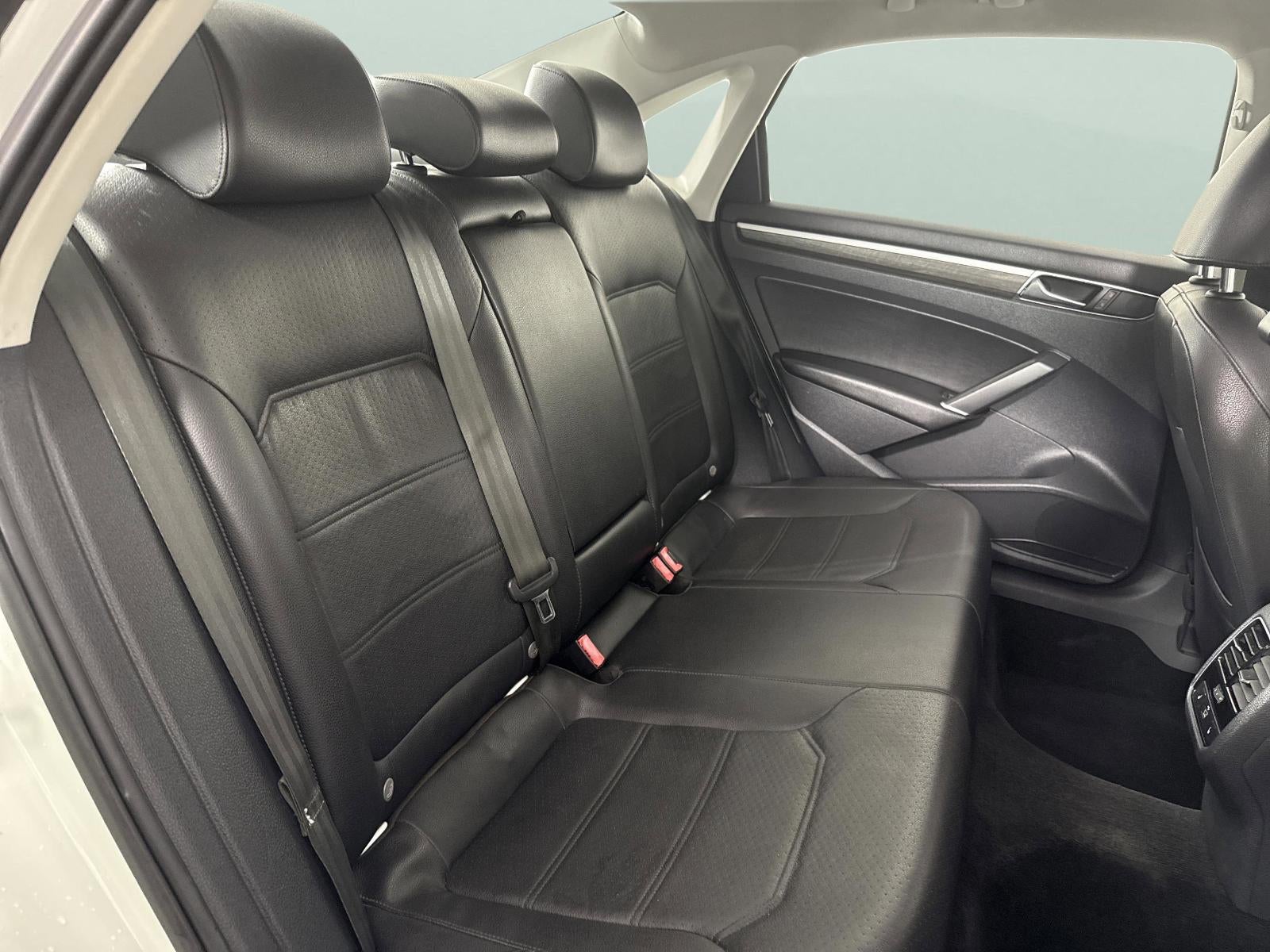2016 Volkswagen Passat 1.8T SE