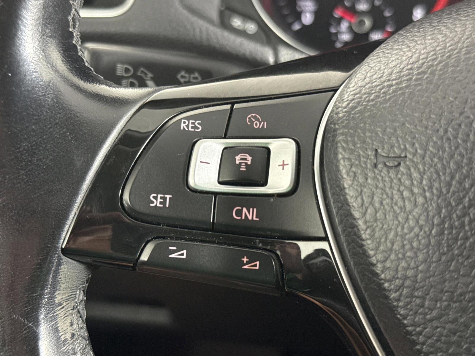 2016 Volkswagen Passat 1.8T SE