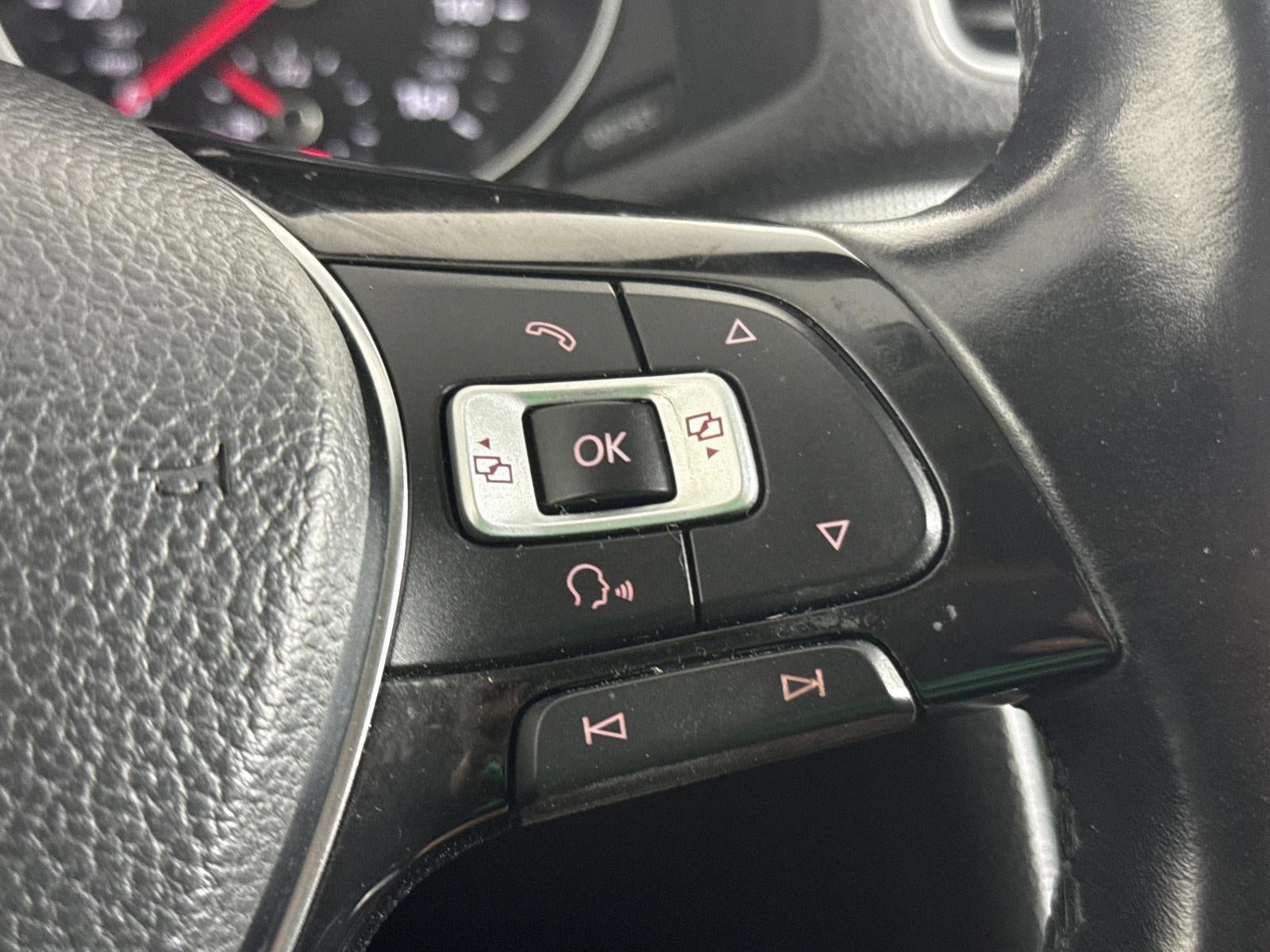 2016 Volkswagen Passat 1.8T SE