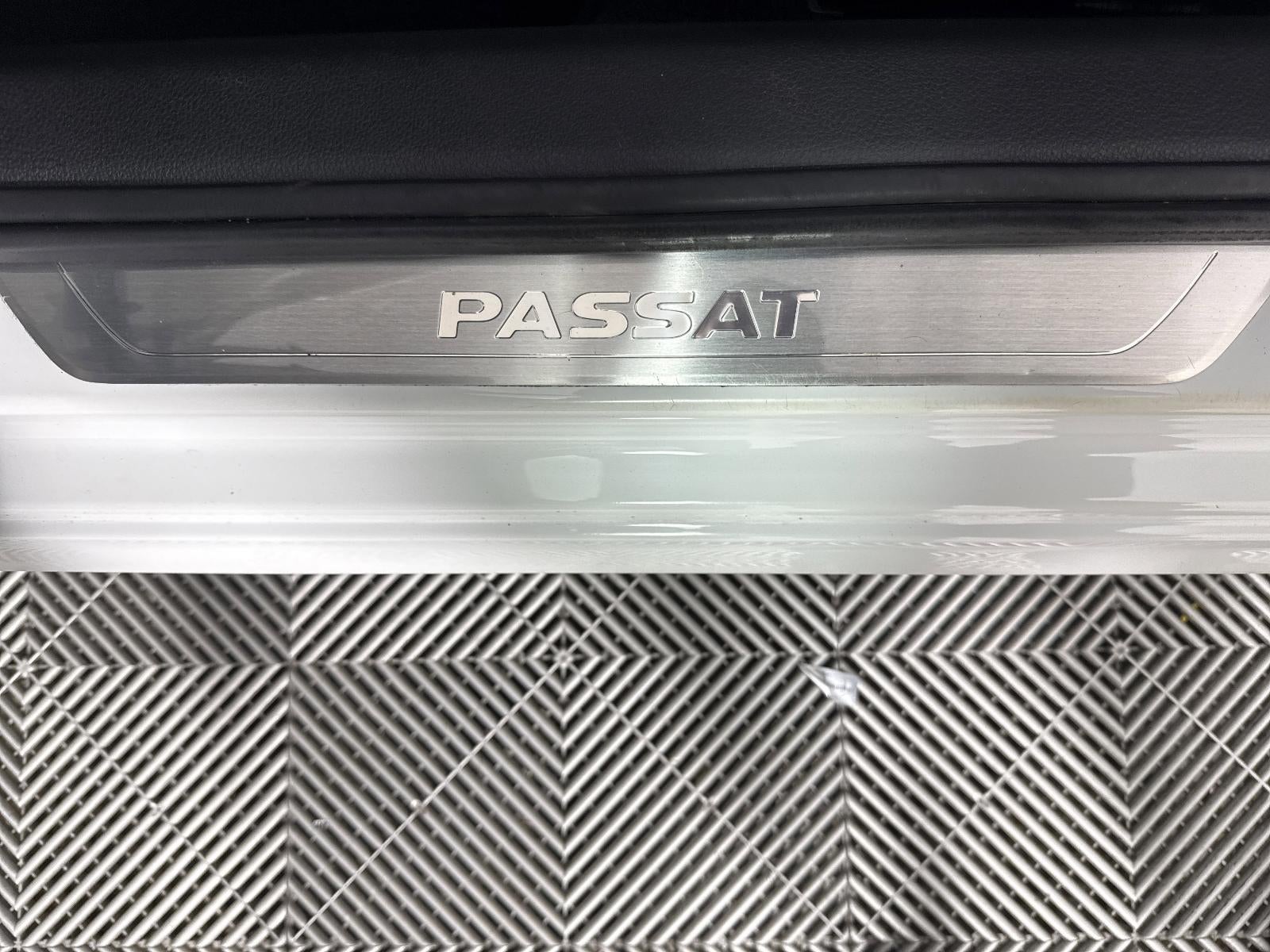 2016 Volkswagen Passat 1.8T SE
