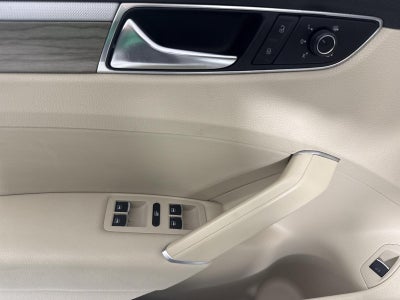 2017 Volkswagen Passat 1.8T SEL Premium