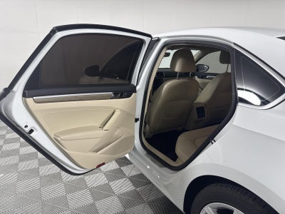 2017 Volkswagen Passat 1.8T SEL Premium