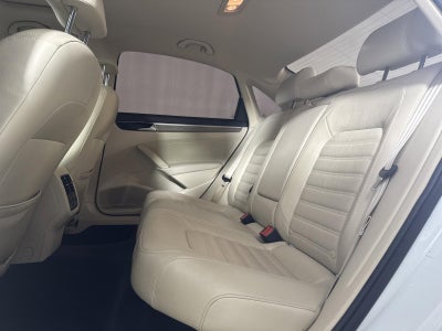 2017 Volkswagen Passat 1.8T SEL Premium