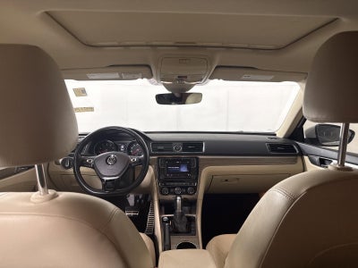 2017 Volkswagen Passat 1.8T SEL Premium