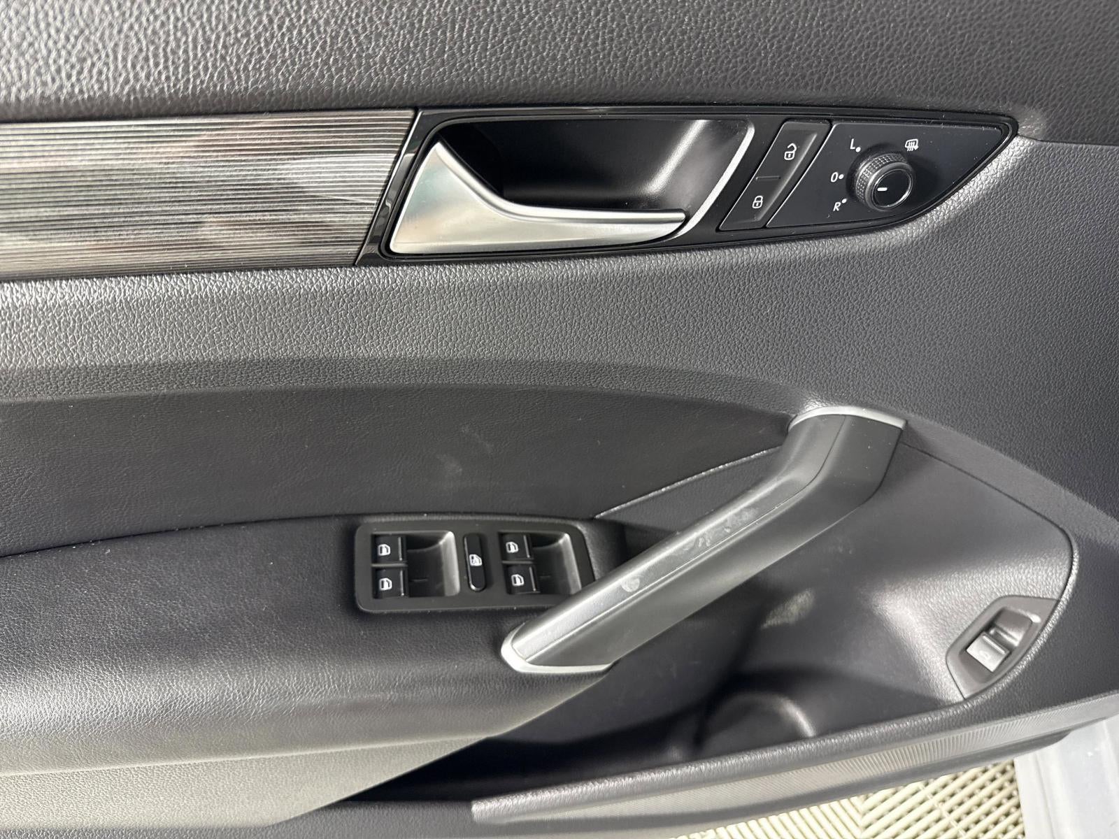 2020 Volkswagen Passat 2.0T R-Line