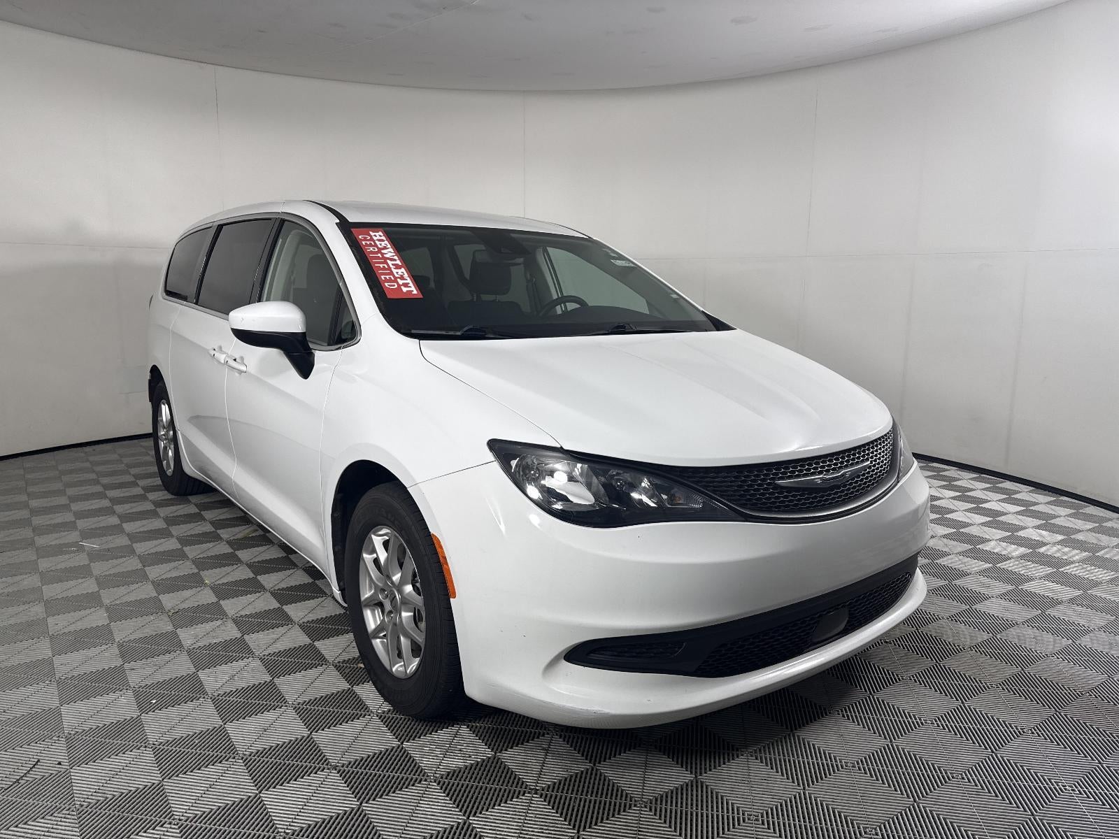 2023 Chrysler Voyager LX