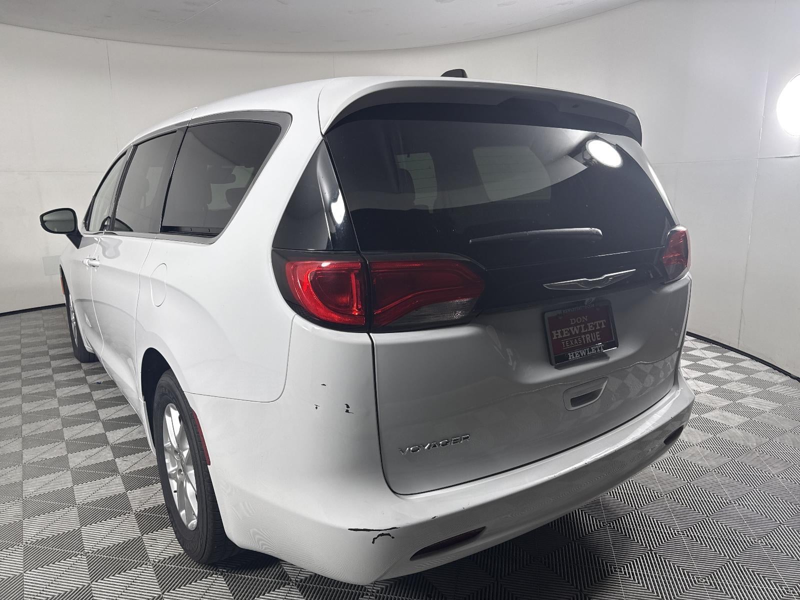 2023 Chrysler Voyager LX