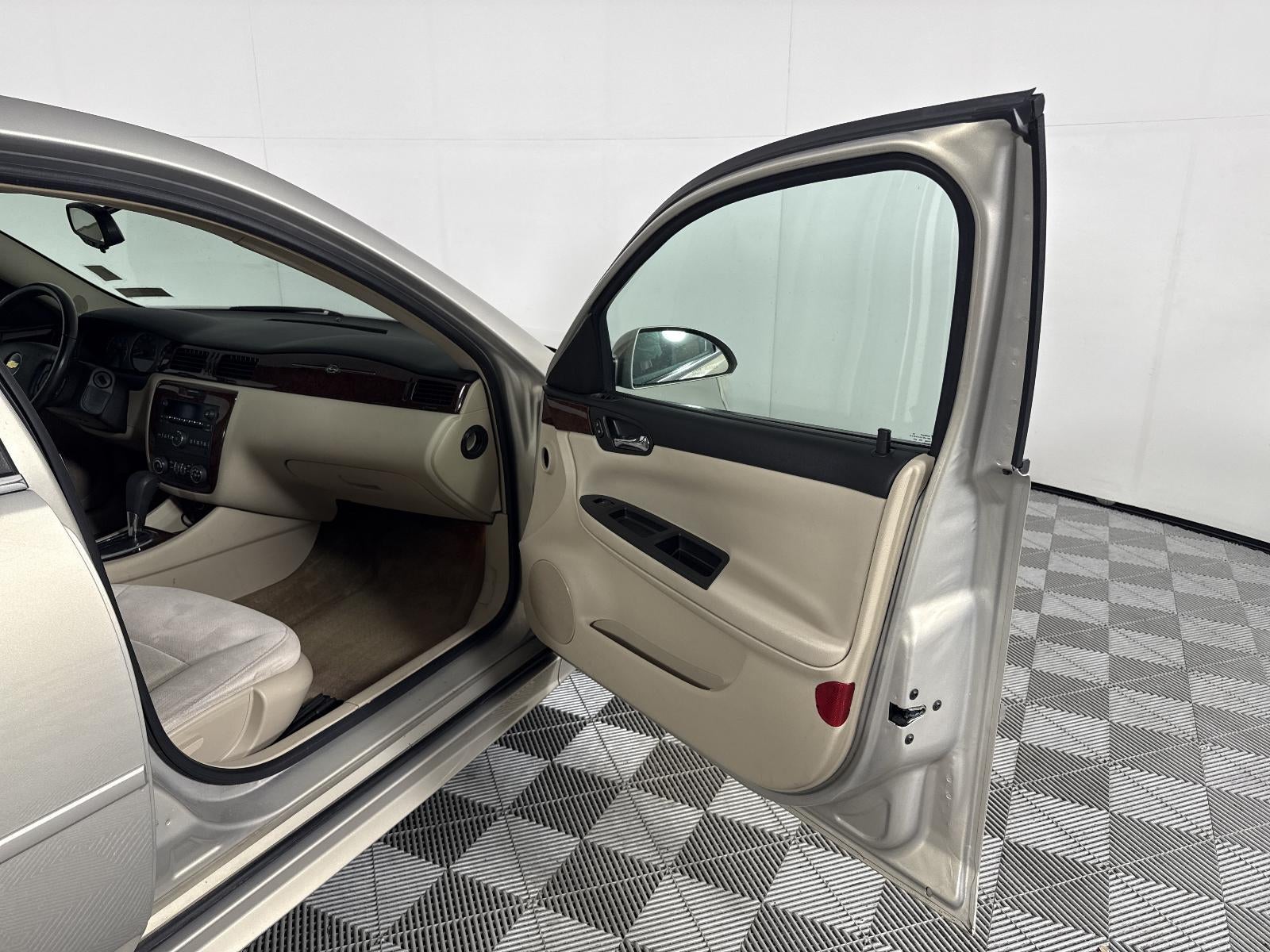 2011 Chevrolet Impala LT Retail