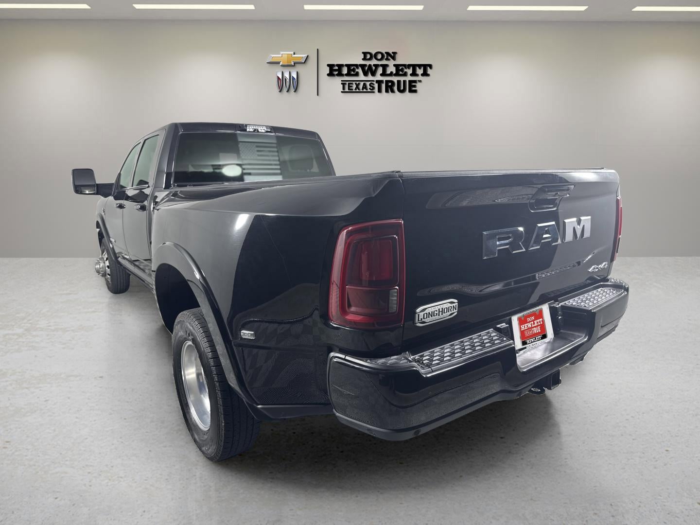 2025 RAM 3500 Limited Longhorn Crew Cab 4x4 8' Box