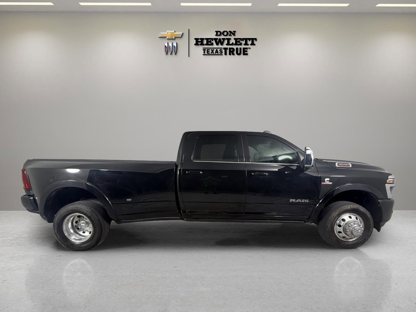 2025 RAM 3500 Limited Longhorn Crew Cab 4x4 8' Box