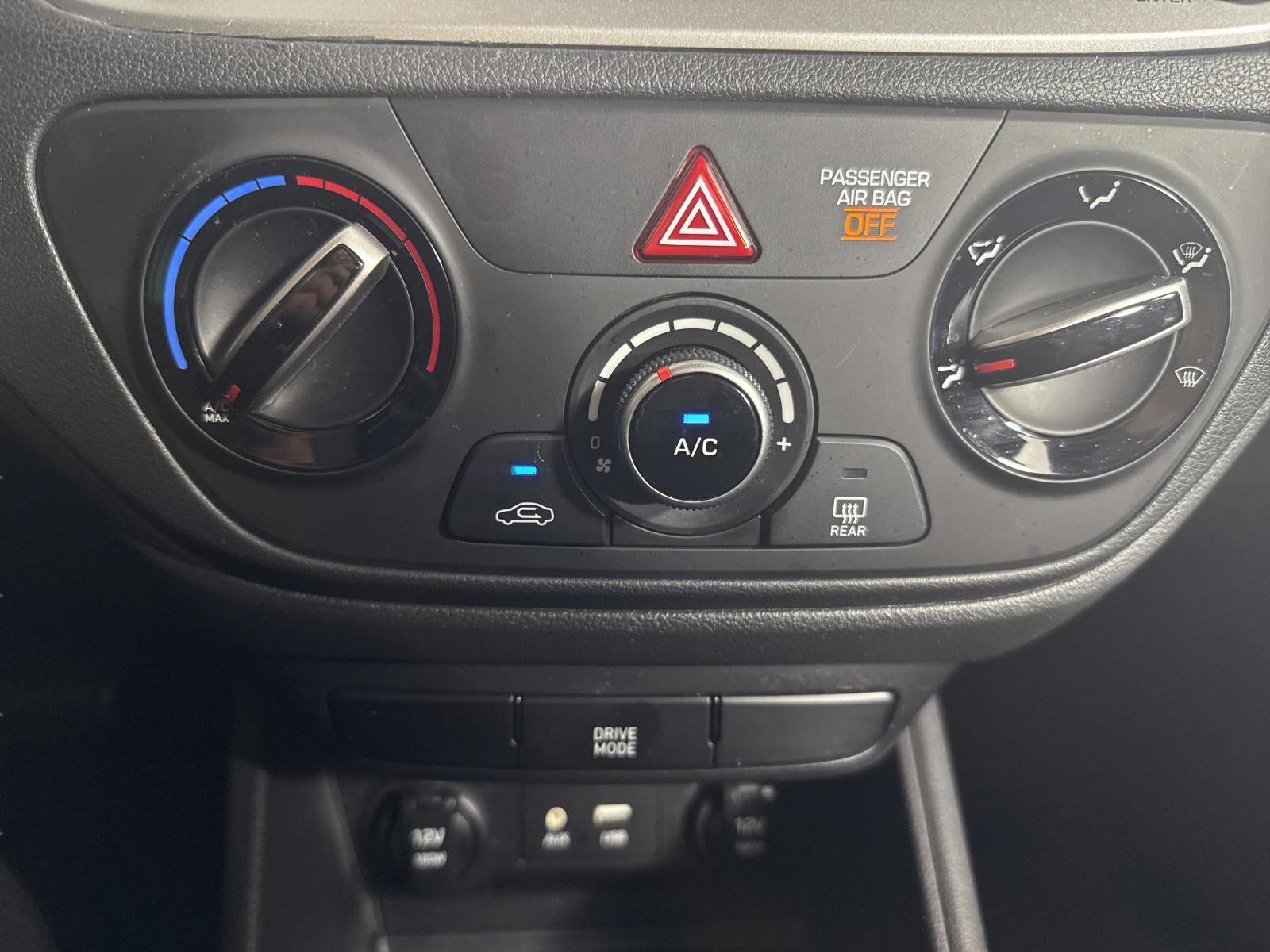 2022 Hyundai Accent SE