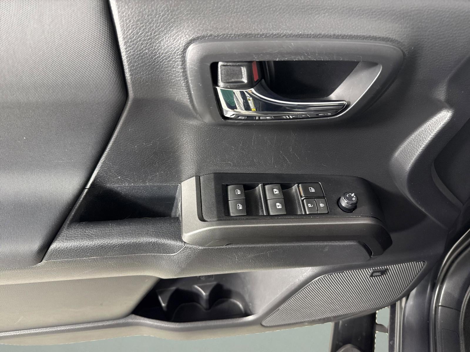 2022 Toyota Tacoma 2WD SR5