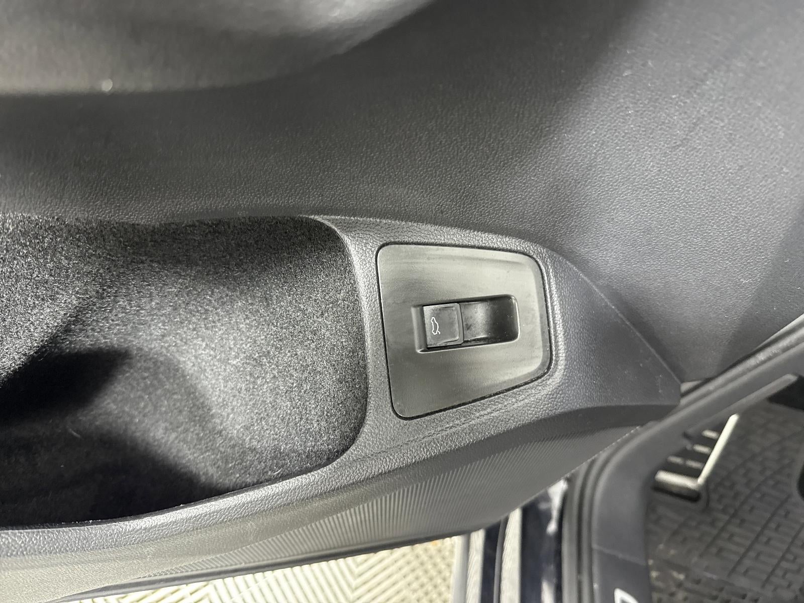 2024 Volkswagen Tiguan SEL R-Line