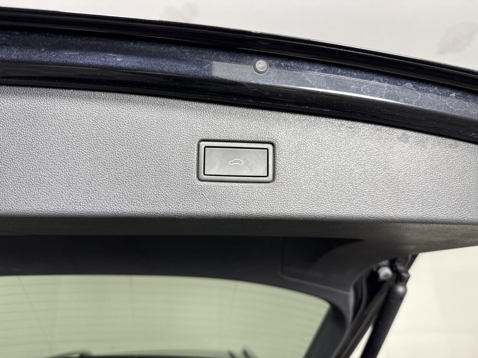 2024 Volkswagen Tiguan SEL R-Line