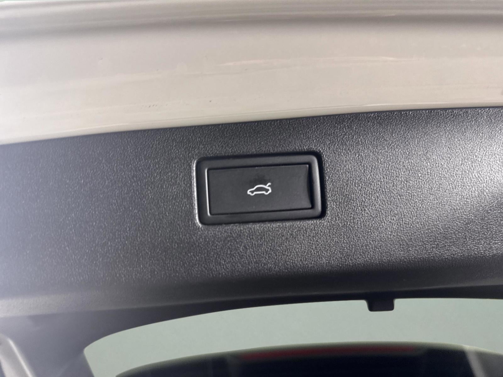 2025 Volkswagen Tiguan SEL R-Line