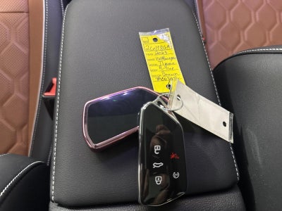 2025 Volkswagen Tiguan SEL R-Line