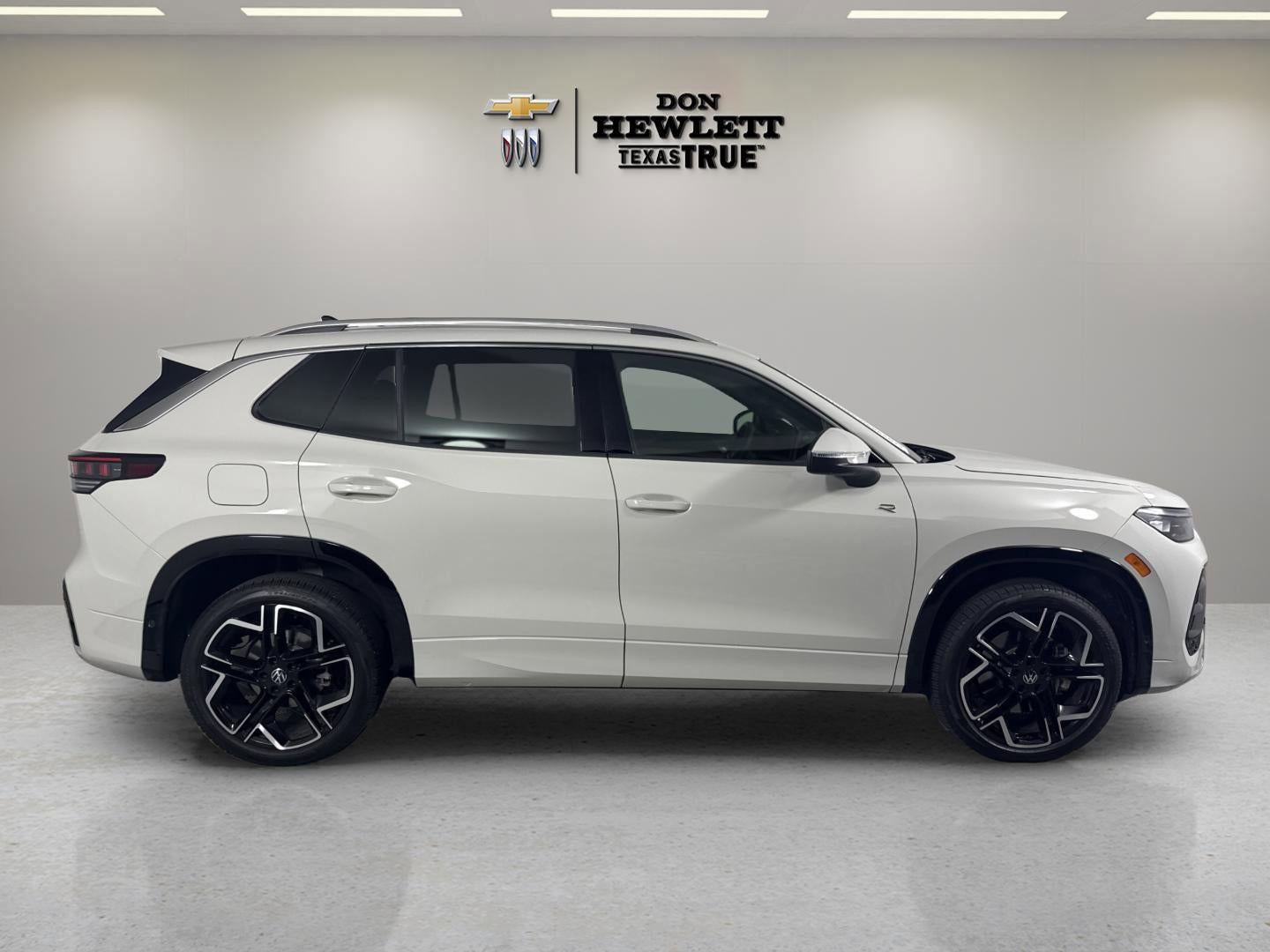 2025 Volkswagen Tiguan SEL R-Line