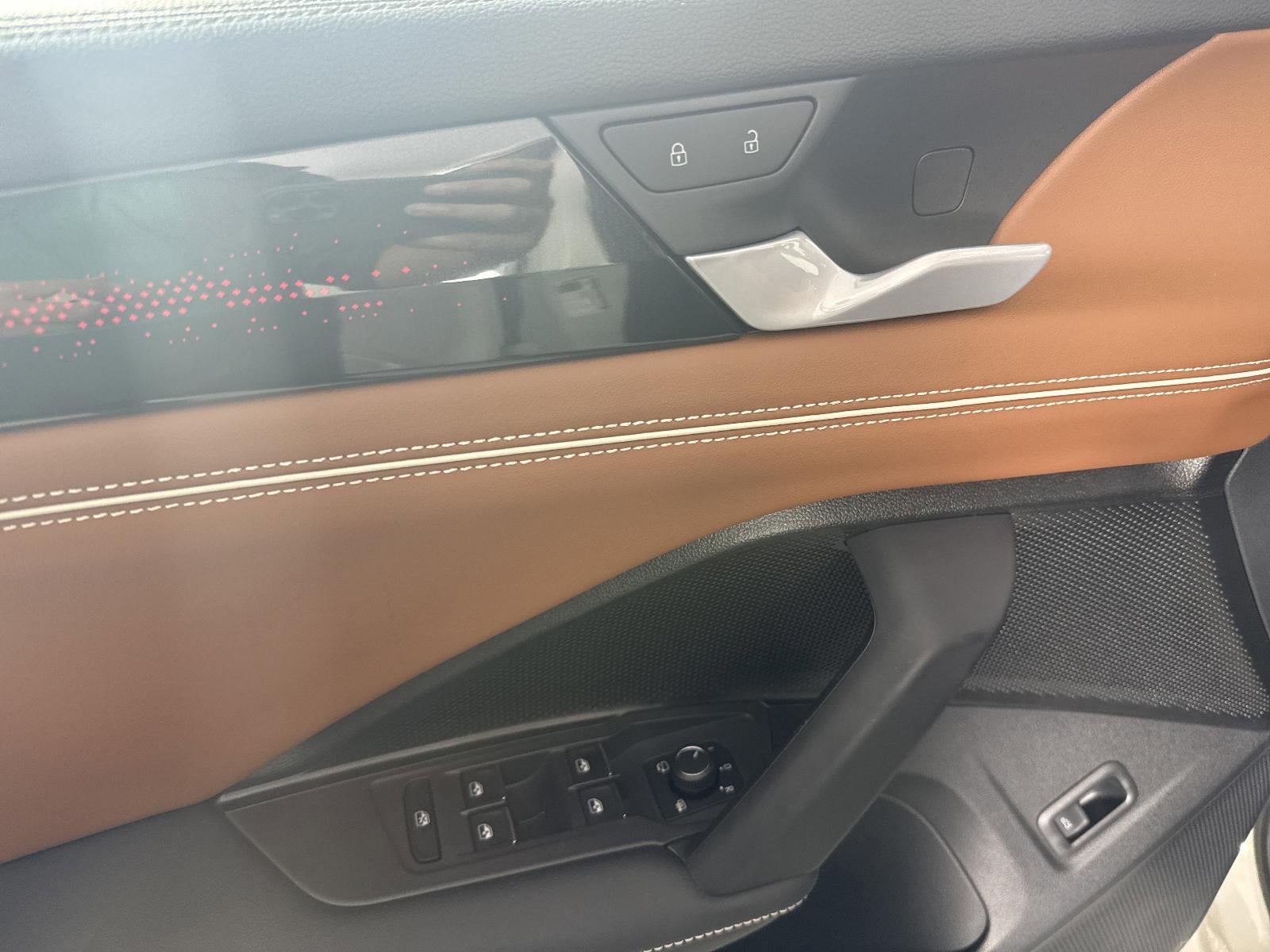 2025 Volkswagen Tiguan SEL R-Line