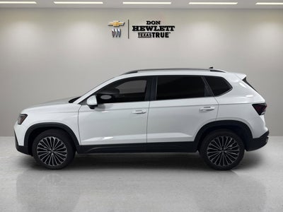 2025 Volkswagen Taos SE