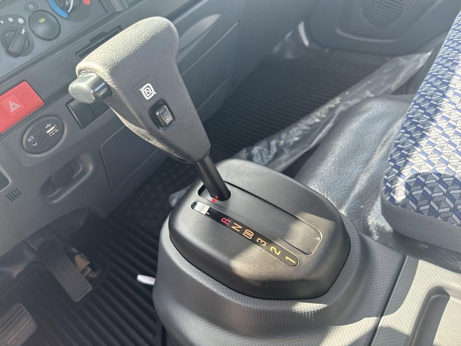 2025 Chevrolet Low Cab Forward 5500 XG NA