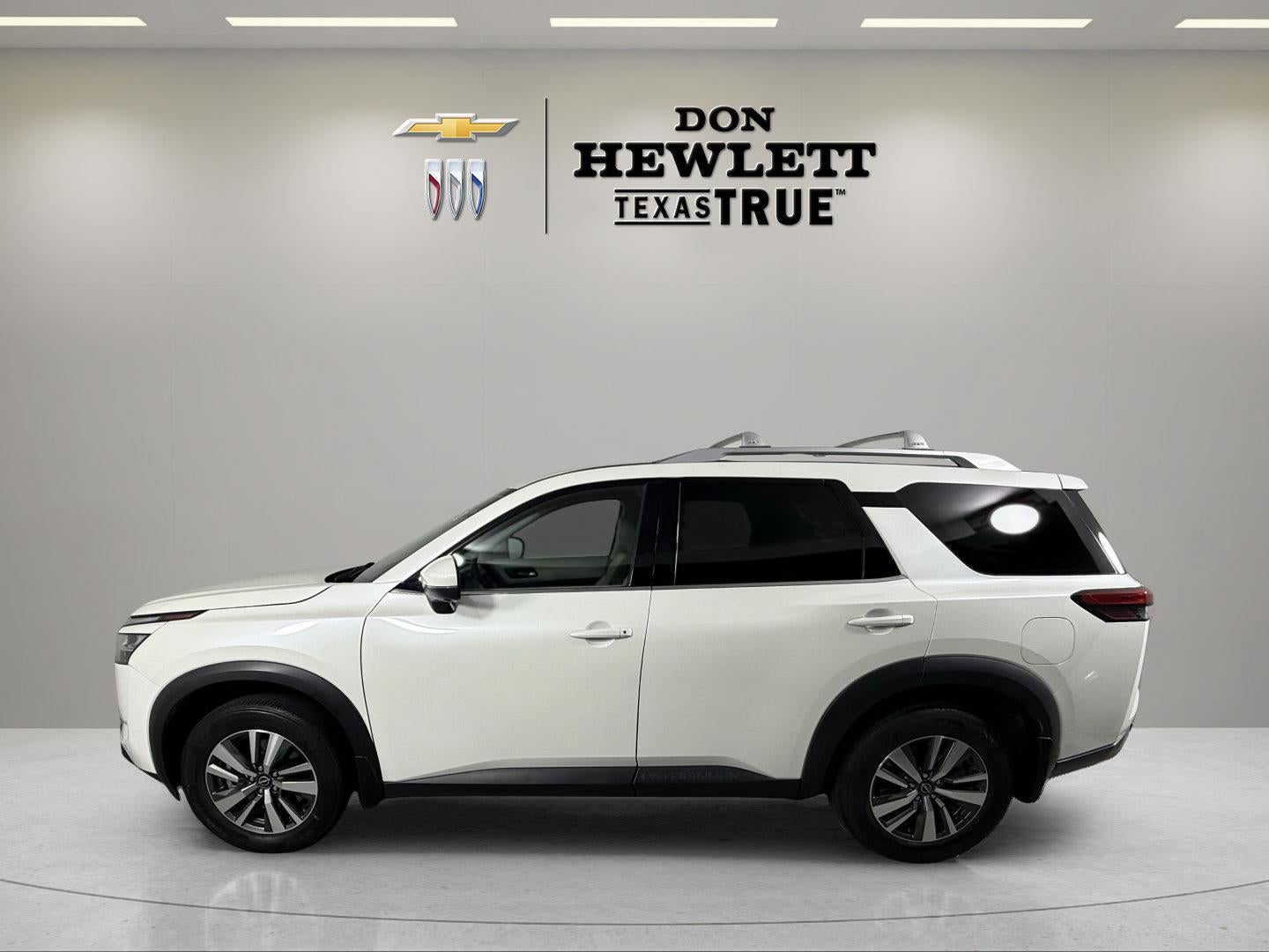 2024 Nissan Pathfinder SL FWD