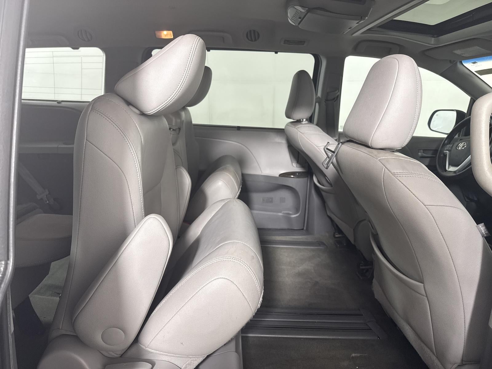 2015 Toyota Sienna XLE 8 Passenger