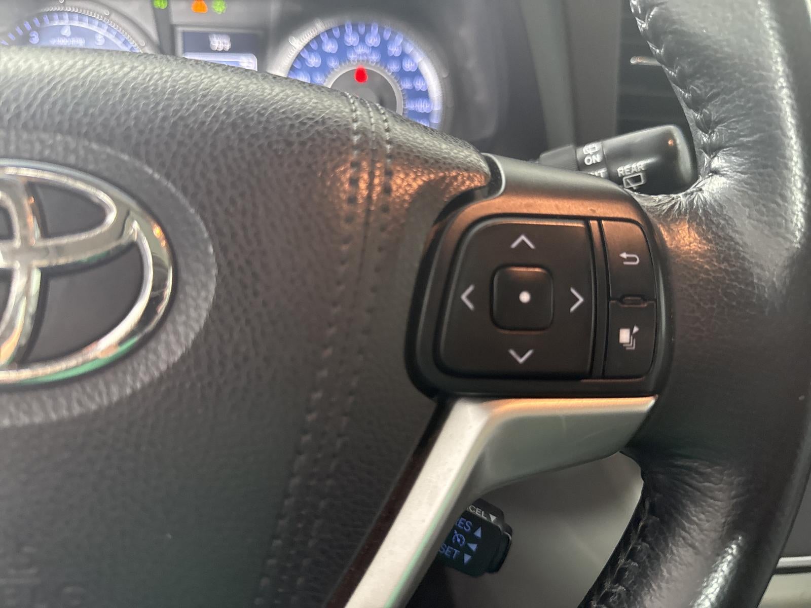 2015 Toyota Sienna XLE 8 Passenger